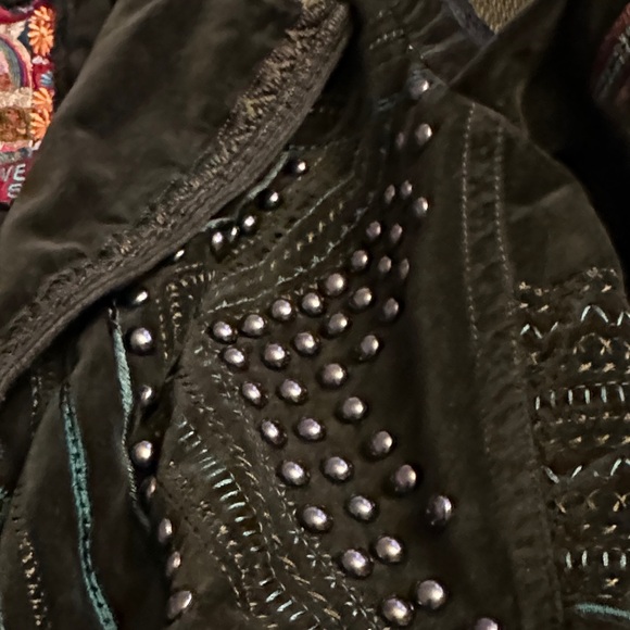 Bohemian Embroidered Trench Coat - Picture 10 of 11